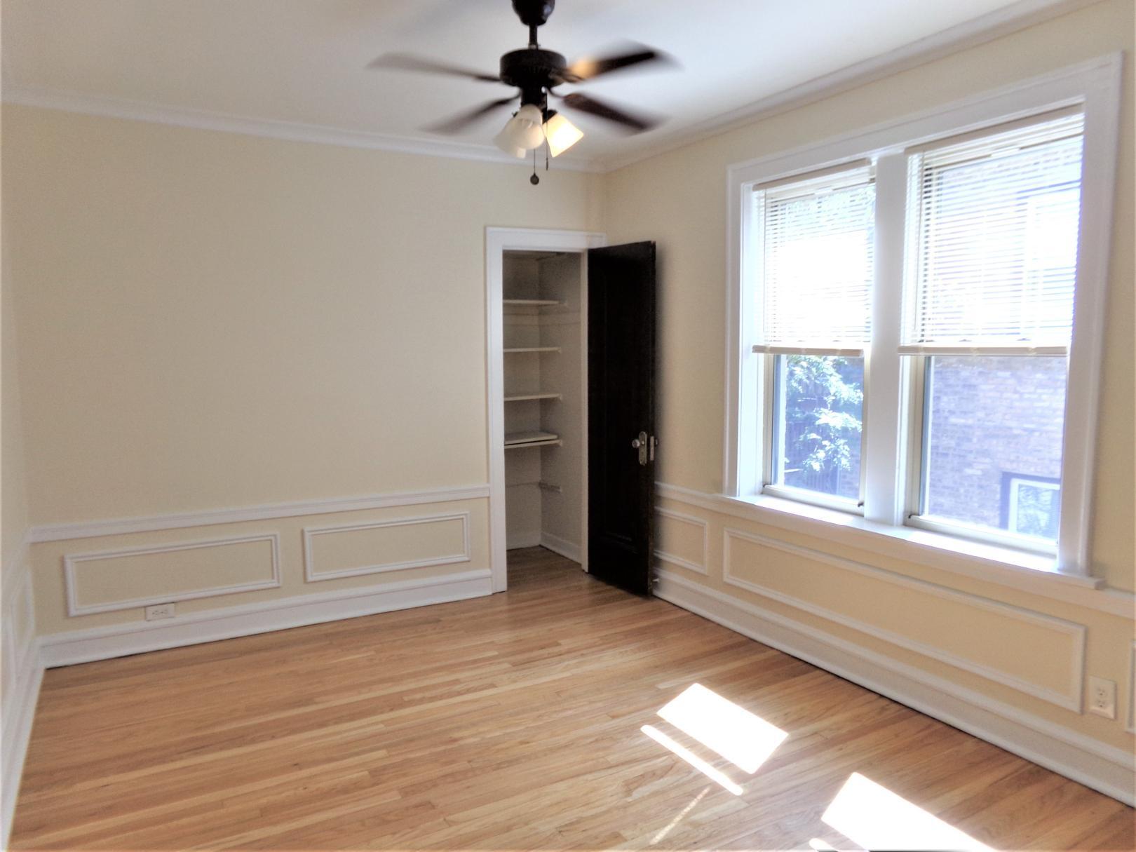 Building Photo - 914 Crain St