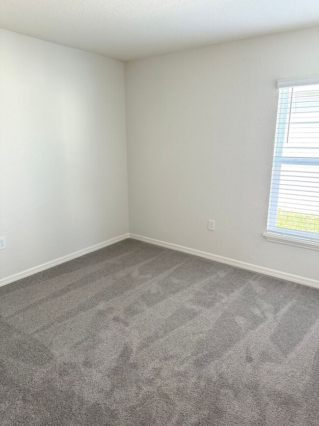 Building Photo - 4 Bedroom House in the Astonia Community