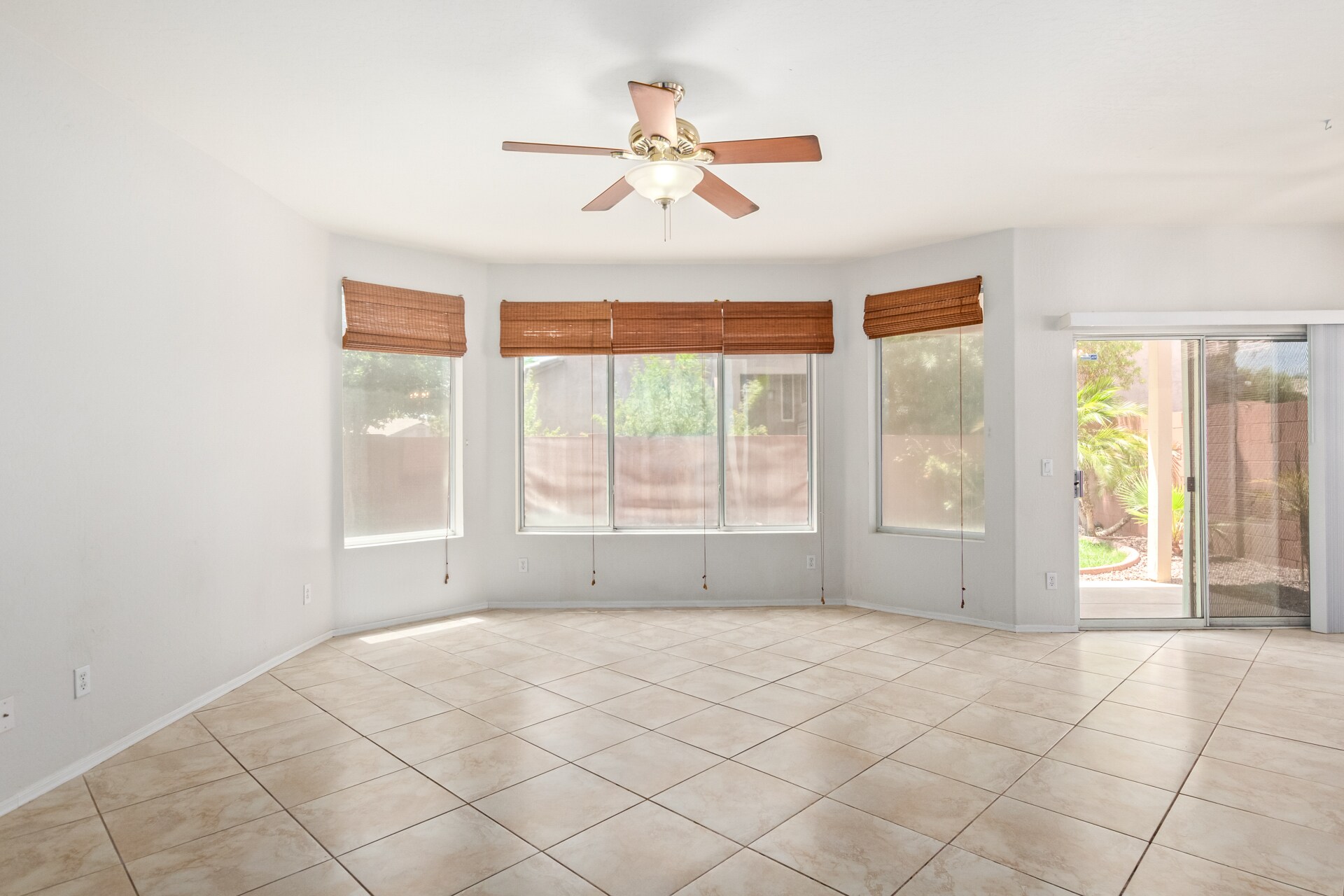 Building Photo - 3316 E Tierra Buena Ln