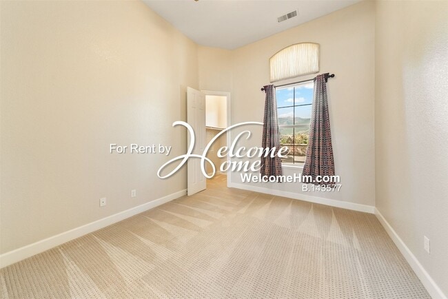 Building Photo - 15020 Redmond Lp