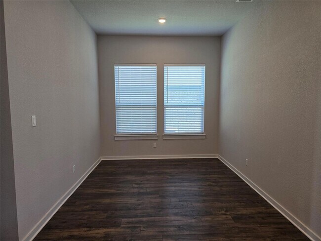 Building Photo - 125 High Plains Dr