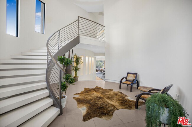 Building Photo - 2501 Zorada Dr
