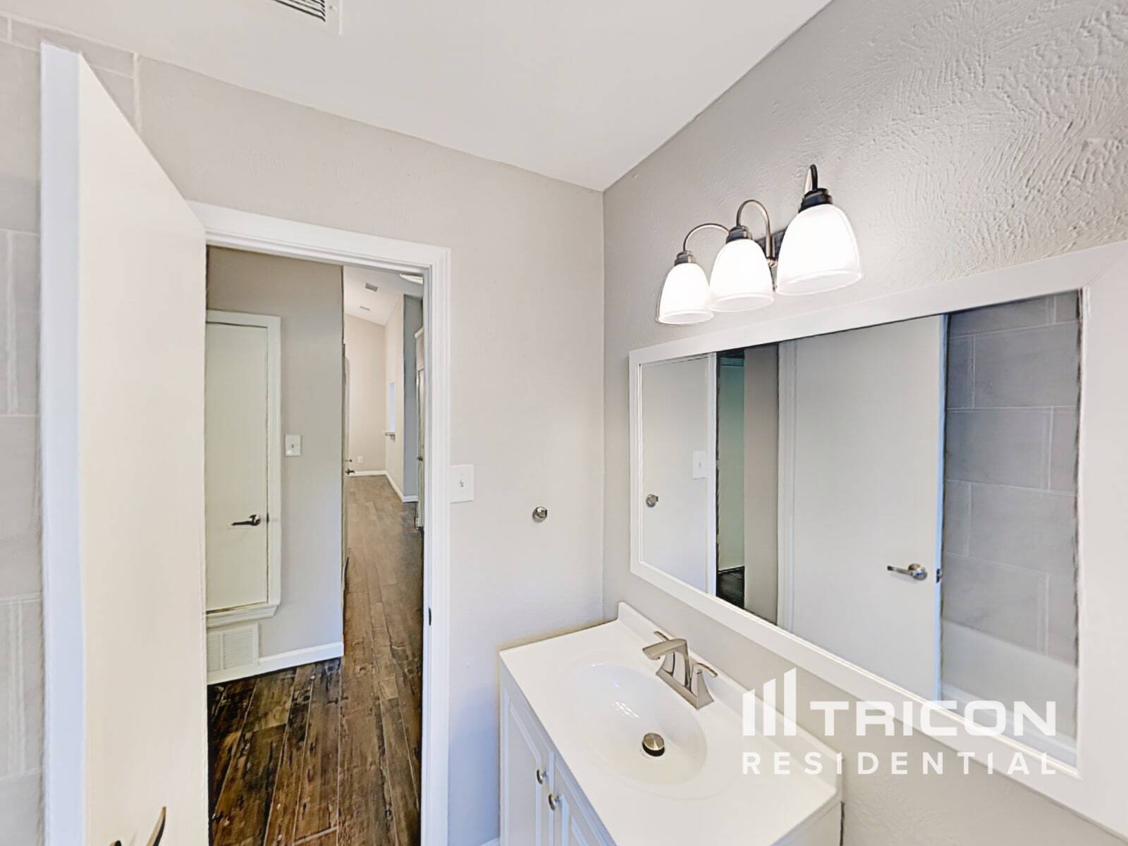 Building Photo - 1423 Ardmore Dr