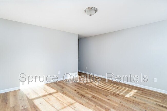 Building Photo - 164 Solstice Dr