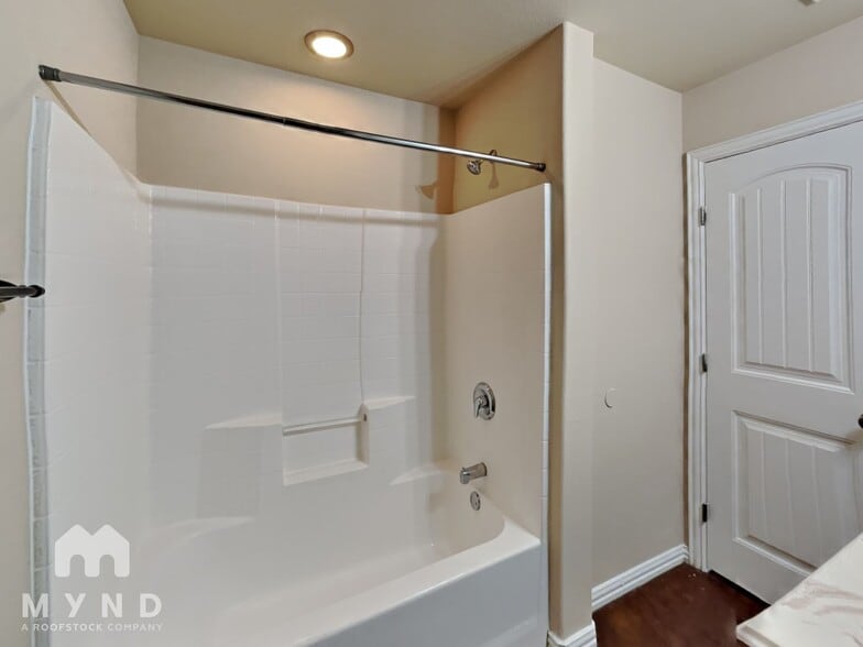 Building Photo - 123 Jolin Ln