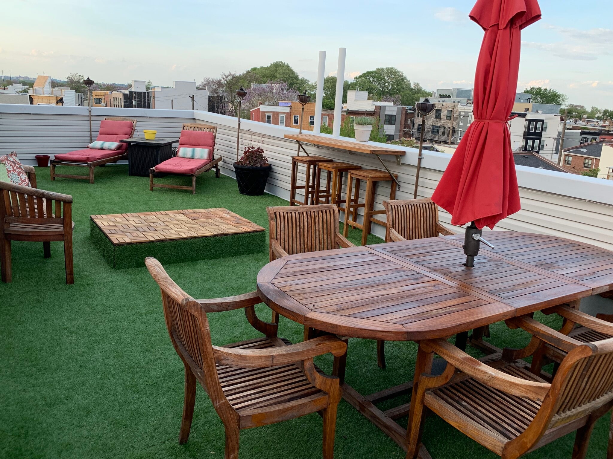 Roof Deck (Furniture Not Included) - 2716 W Cabot St