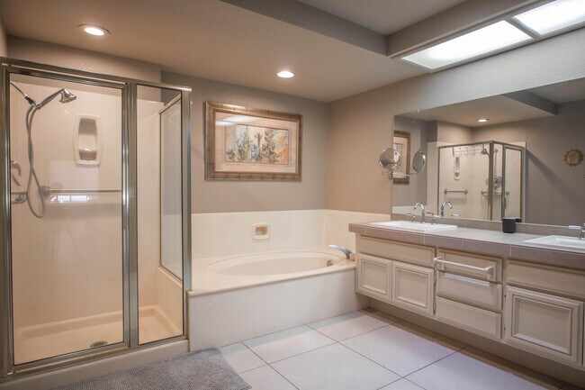 Building Photo - 48149 Vista Cielo
