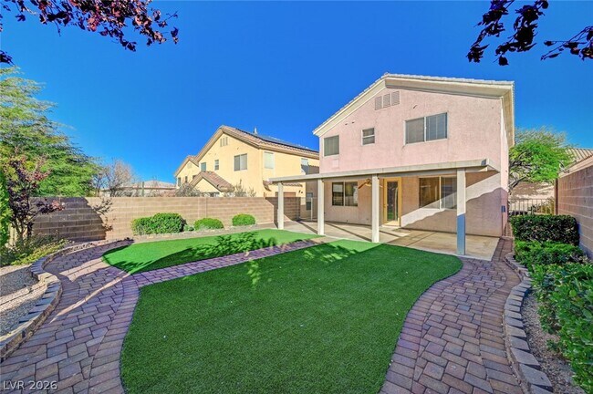 Building Photo - 121 Standing Stone St