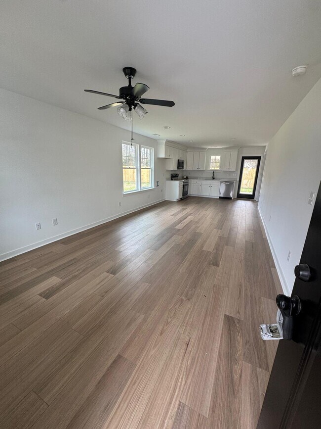 Building Photo - 510 Crump St