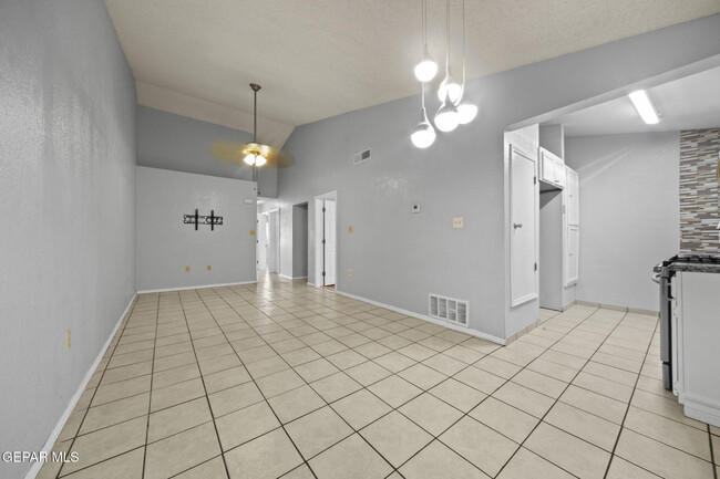 Building Photo - 11049 Marisma Ct