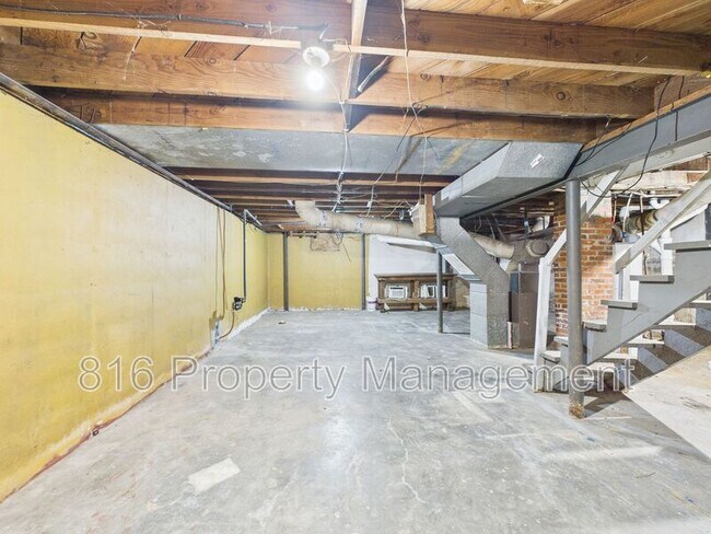 Building Photo - 7424 Bellefontaine Ave