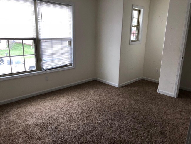 Building Photo - 337 Oxford Cir