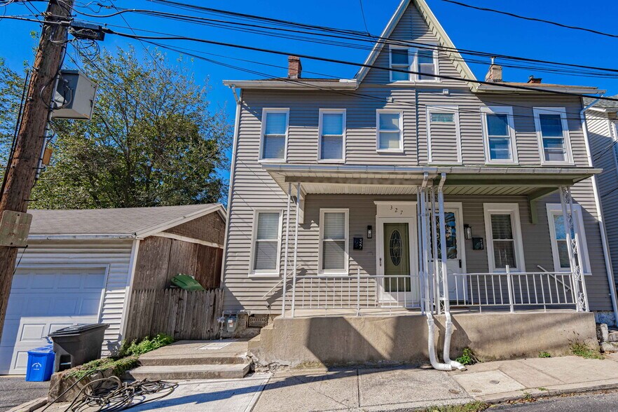 Building Photo - 327 Arch St