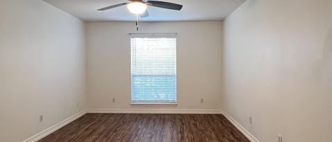 Building Photo - 204 Walnut Way