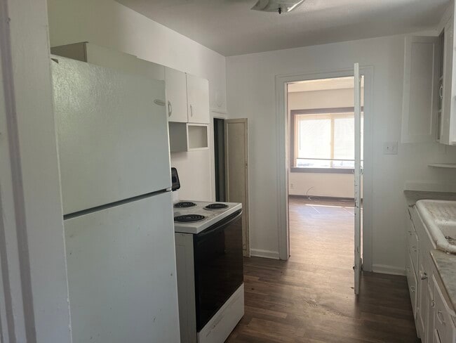 Building Photo - Spacious 2 Bed/ 1 Bath House For Rent!
