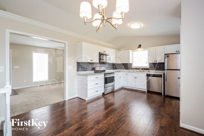 Building Photo - 1204 Grand Cir