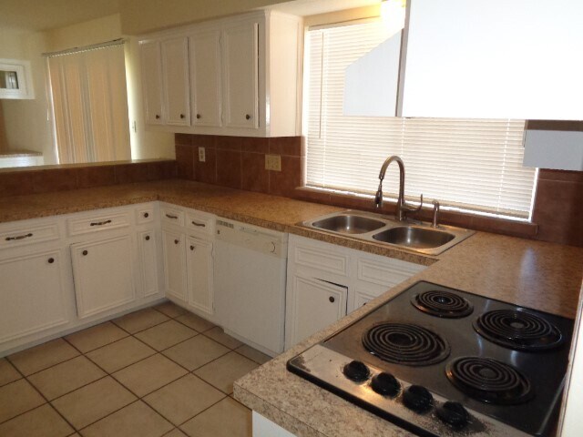 Building Photo - 15426 Swan Creek Dr