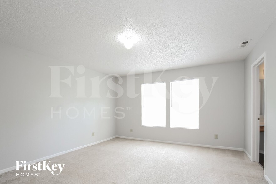 Building Photo - 12729 White Rabbit Dr