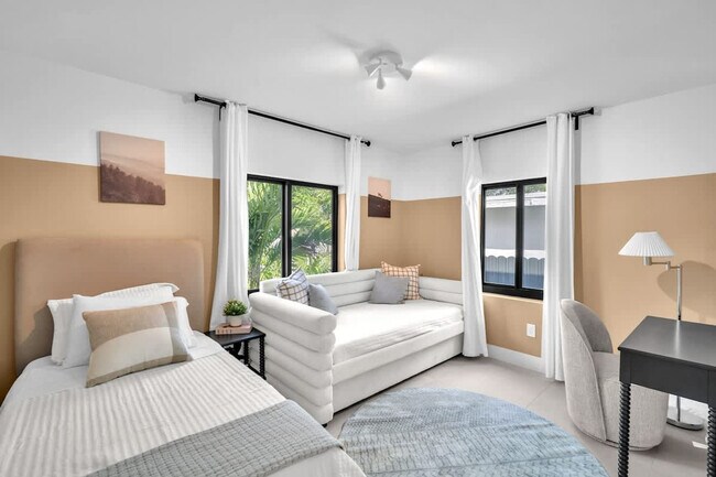 Building Photo - 400 NW 45th St