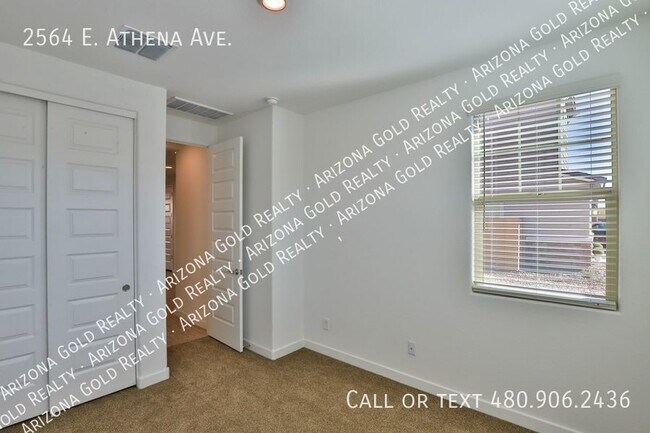 Building Photo - 2564 E Athena Ave