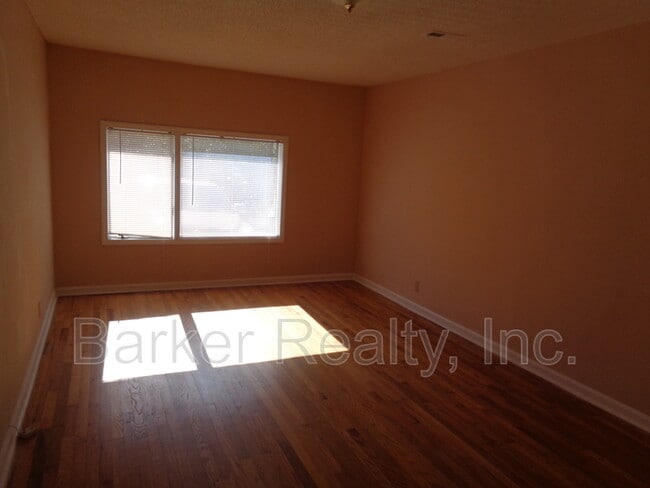 Building Photo - 4360 Hunters Club Dr