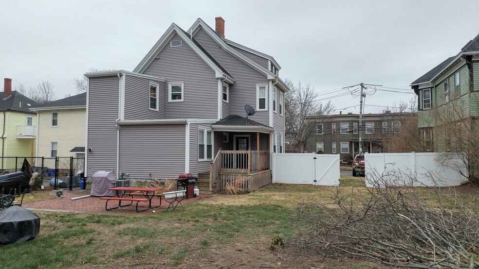 Building Photo - 85 Vernon St