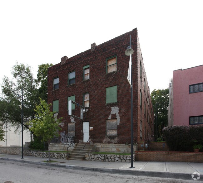 1821 Highland Ave 1821 Highland Ave Kansas City MO 64108 Apartment Finder