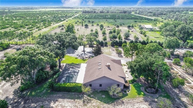 Building Photo - 7740 Lake Hatchineha Rd