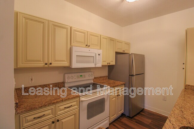 Building Photo - 1300 Park W Blvd