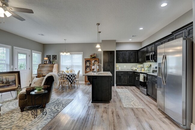 Building Photo - UNIT NOW AVAILABLE ! ! 2-BEDROOM 2-BATH DUPLEXES LOCATED IN NEOSHO! $1295.00