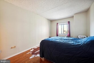 Building Photo - 530 S 2nd St