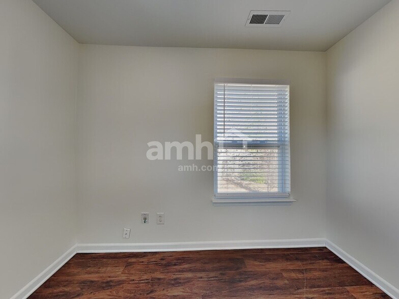 Building Photo - 15730 Lakepoint Forest Dr