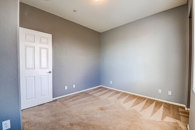 Building Photo - Status: Accepting Applications