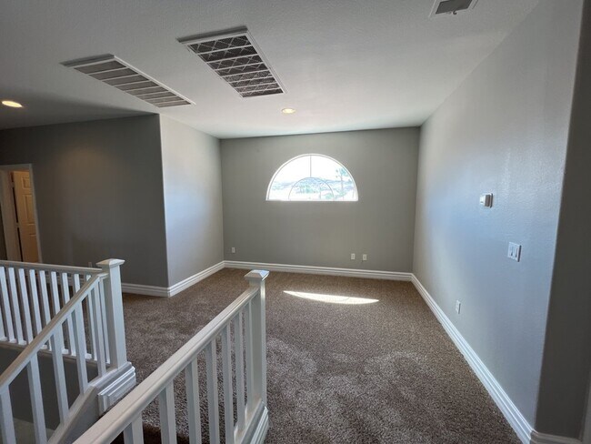 Building Photo - Stunning 2 story, 5-bedroom home in Rhodes Ranch