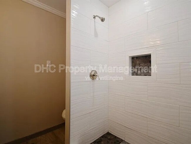 Building Photo - 1394 Alverado Way