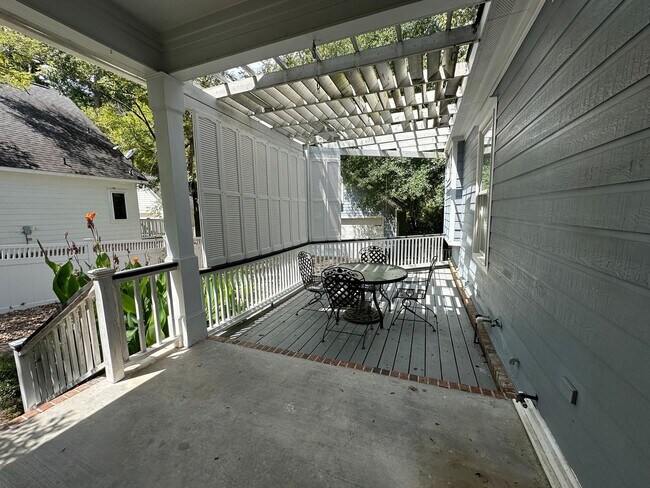 Building Photo - 3934 Hanover Pl