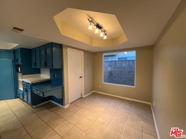 Building Photo - 16650 Rinaldi St