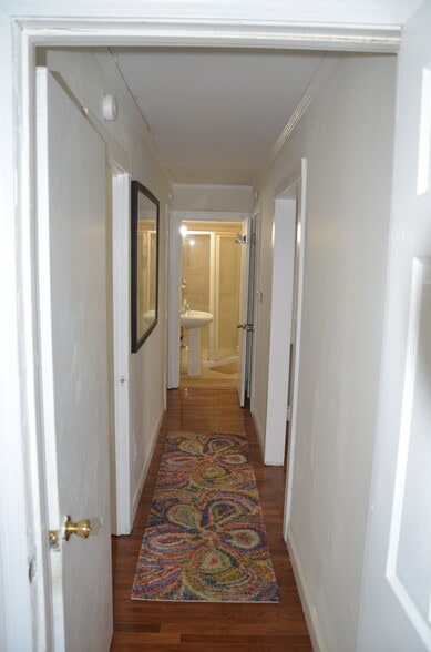 Hallway - 115 Phipps St