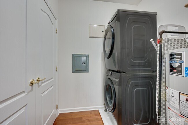 Building Photo - 2822 Edward Stec Blvd