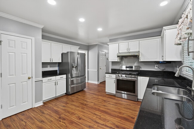 Building Photo - 3760 Peachbluff Ct