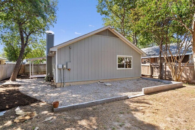 Building Photo - 12321 Emery Oaks Rd