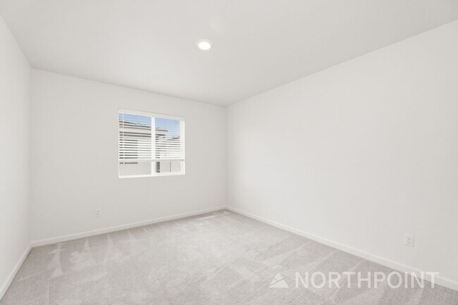 Building Photo - 3 BR/2.5BA | Newly Renovated Single Family Home | 1-Car Covered Parking | Nice backyard