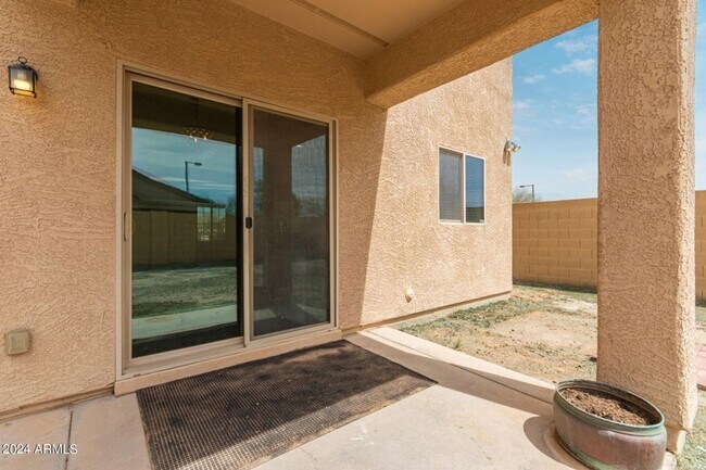 Building Photo - 2 STORY HOME IN BUCKEYE!