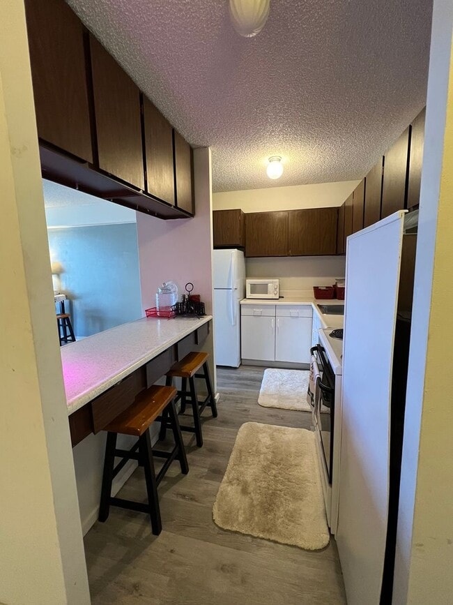 Building Photo - Charming Makiki Studio w/ Parking and in unit W/D $1600 AVAILABLE NOW