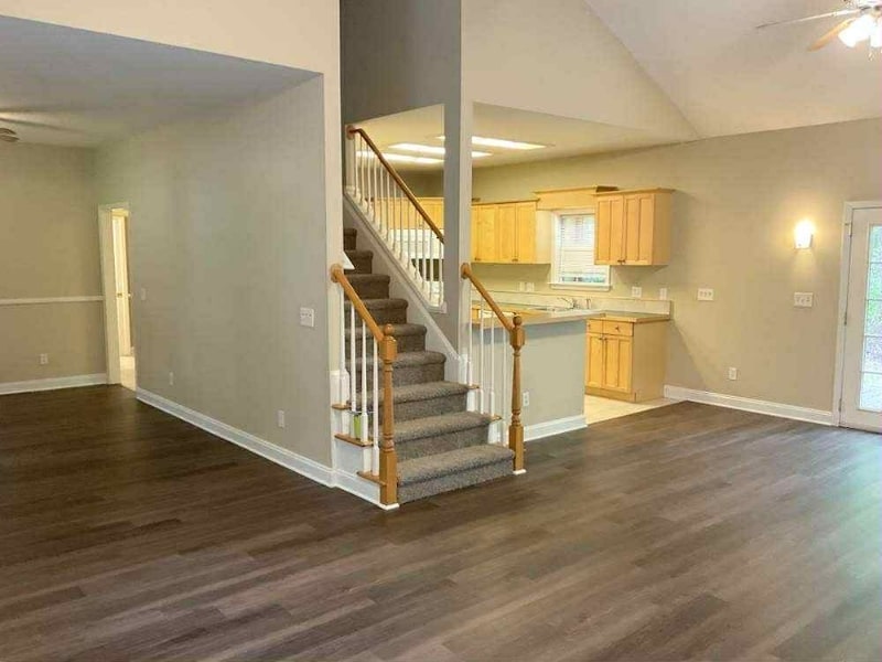 Building Photo - 2611 Meadow Ln