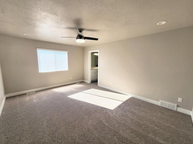 Building Photo - 277 E 1500 N St