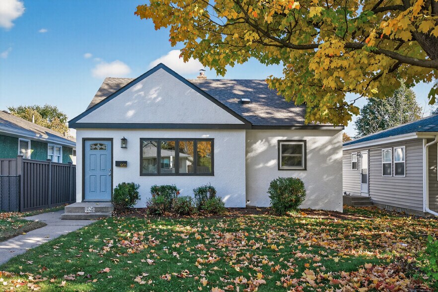 Building Photo - 1205 8th Ave S