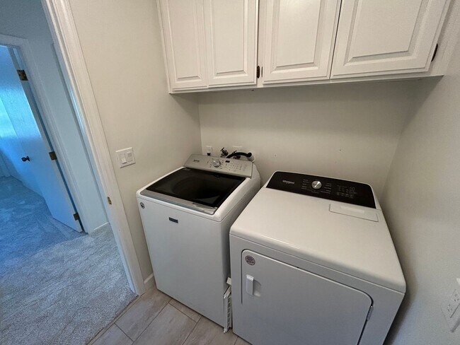 Building Photo - Must See Spacious Alamo 4BR Home with Remo...