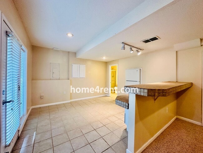 Building Photo - Beautifully Renovated Home in Olathe with a Finished Basement!