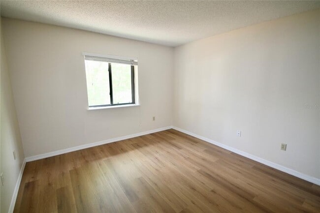 Building Photo - 185 Waterfall Way